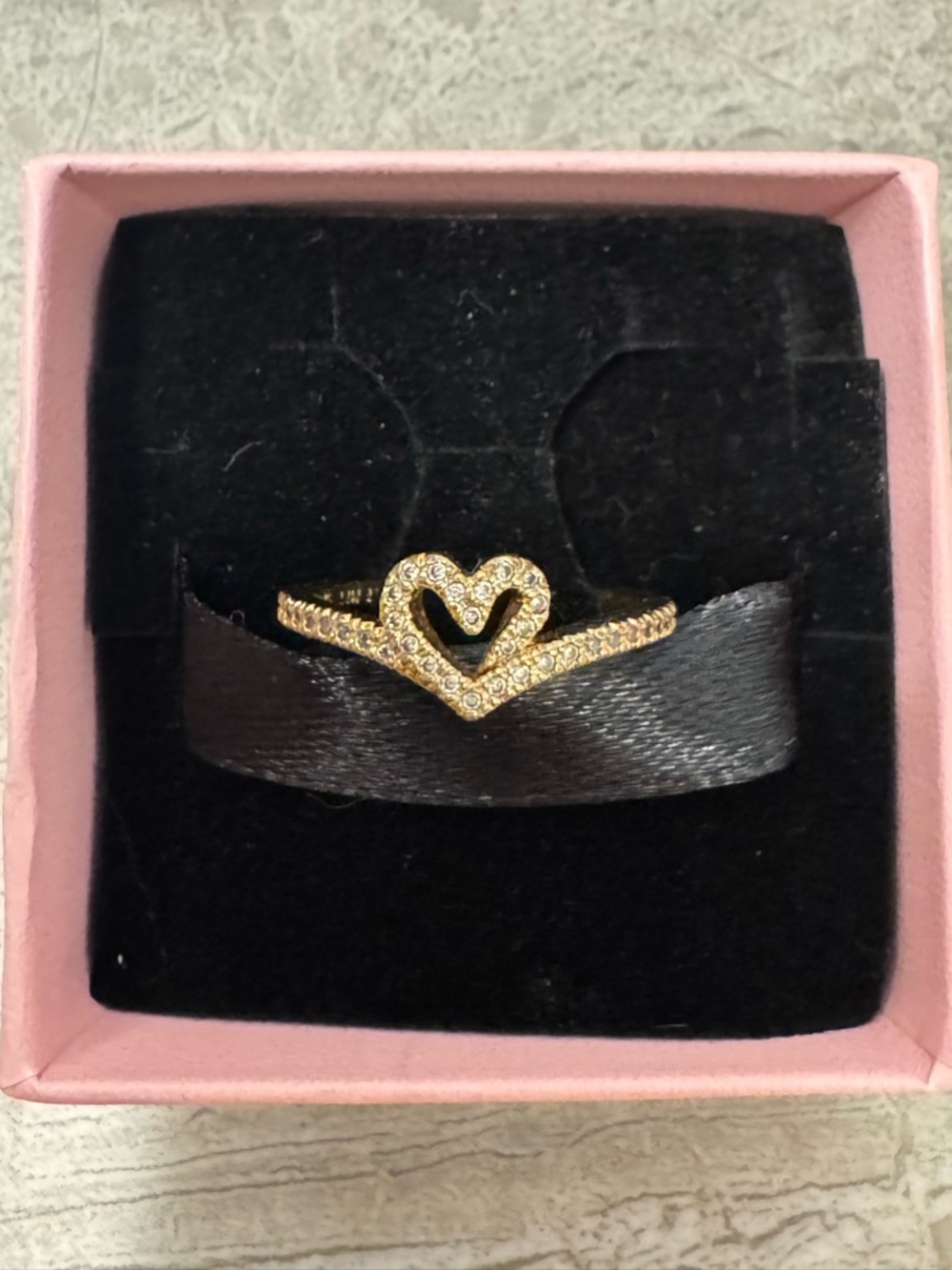 Pandora Timeless Wish Sparkling Heart Ring yellow gold and cubic zirconia